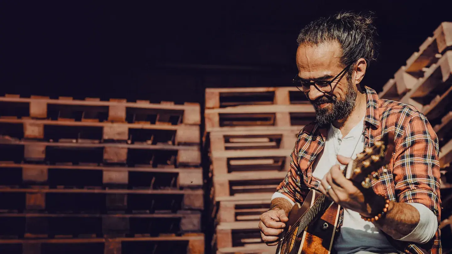 Jan Marulam — Artist, Gitarre